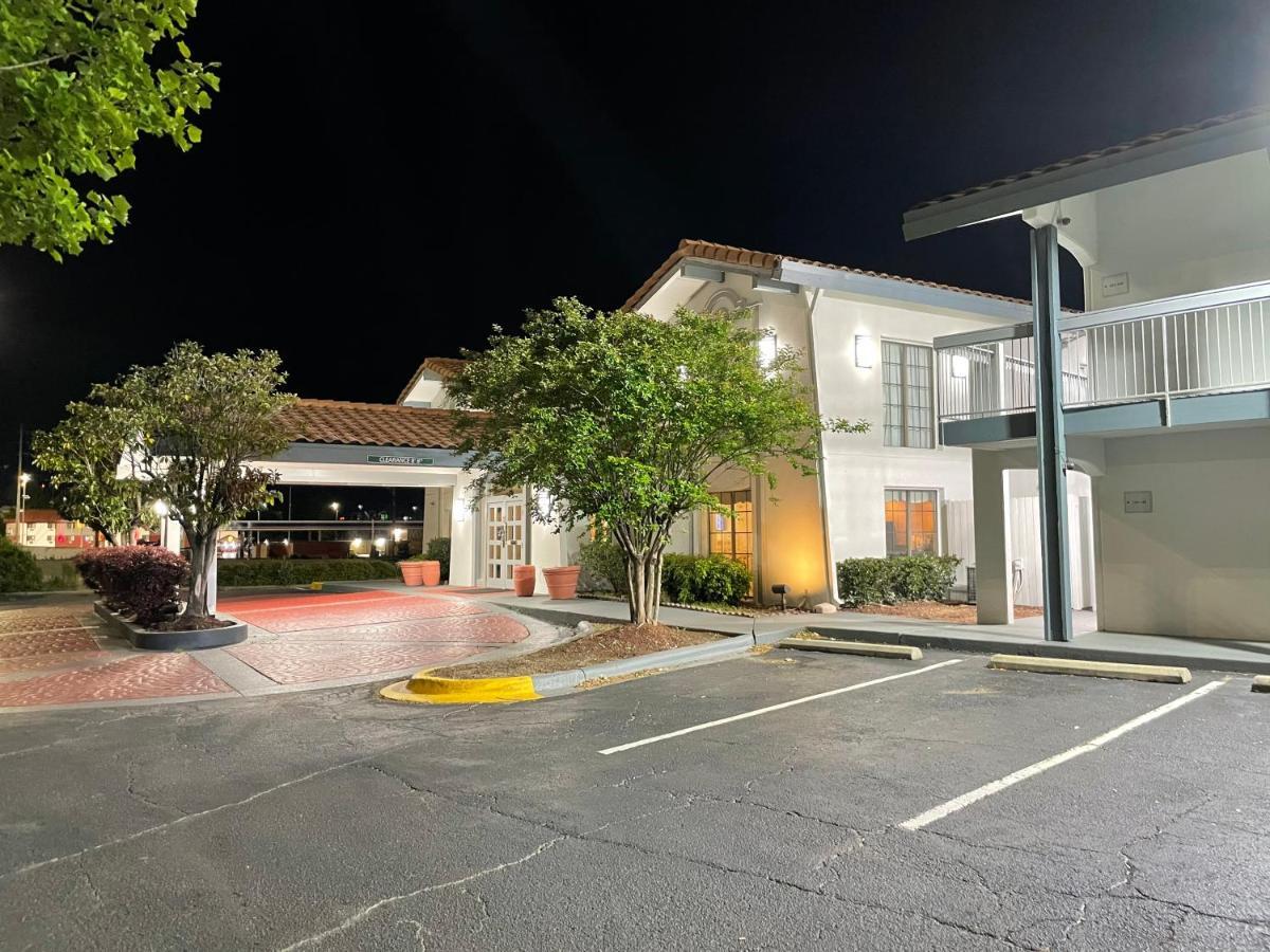Travelodge By Wyndham Tuscaloosa Exteriör bild