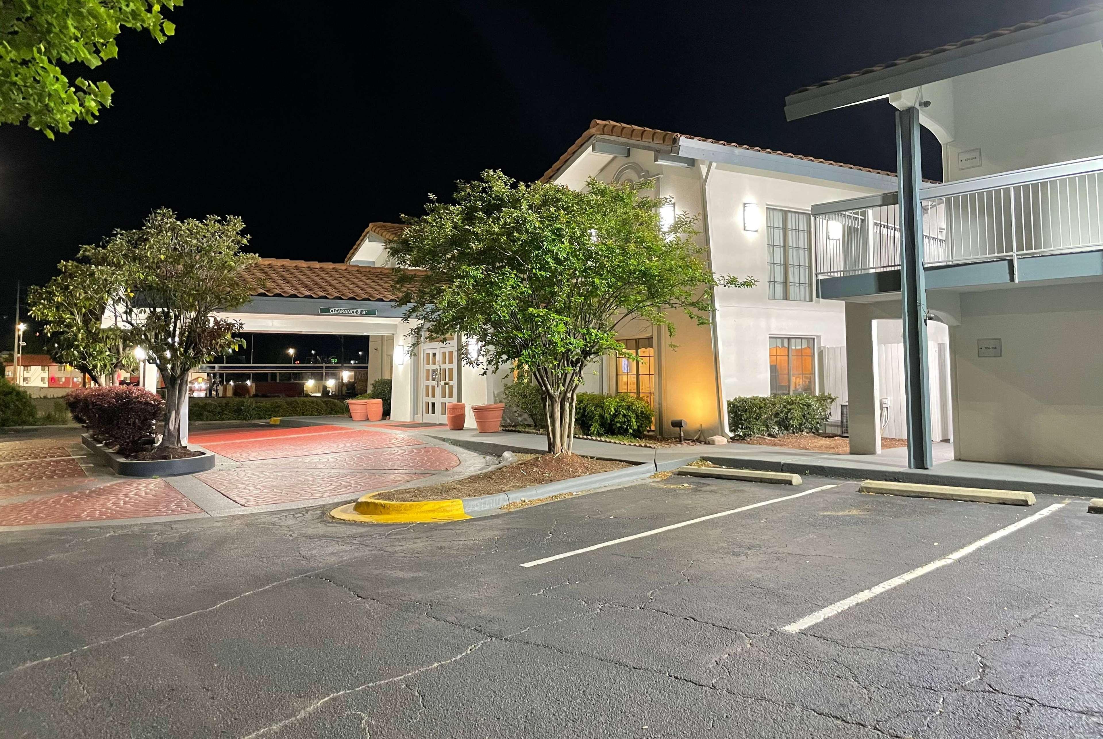 Travelodge By Wyndham Tuscaloosa Exteriör bild